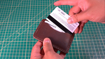 Single-Pocket Cardholder Pattern